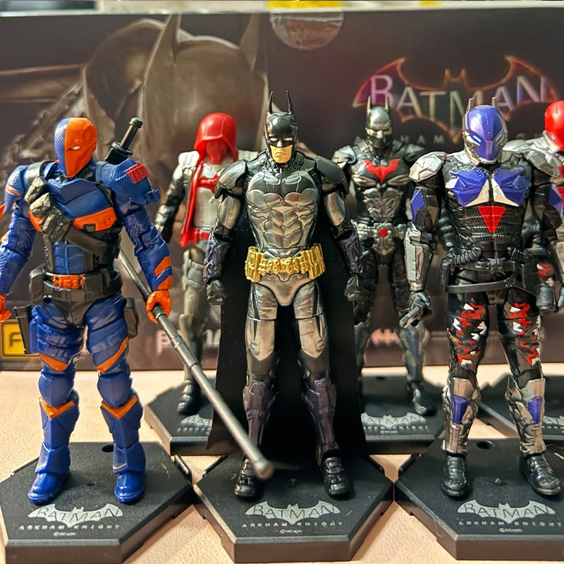 F5 ROUNDD CULTURE Batman: Arkham Knight Deathstroke Red Hood Anime Figure Blind Box Assemble Movable Model Toys Collection Gifts