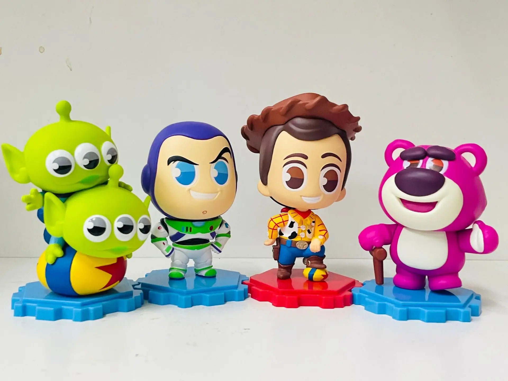 Disneys Cartoon Toy Story Alien Hamburger Statue Creative Three Eyes Alien Action Figure Fashion Brand Pvc Collection Model Gift