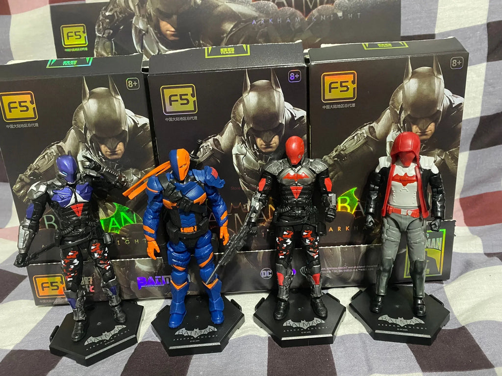 F5 ROUNDD CULTURE Batman: Arkham Knight Deathstroke Red Hood Anime Figure Blind Box Assemble Movable Model Toys Collection Gifts