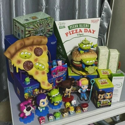 Disneys Cartoon Toy Story Alien Hamburger Statue Creative Three Eyes Alien Action Figure Fashion Brand Pvc Collection Model Gift