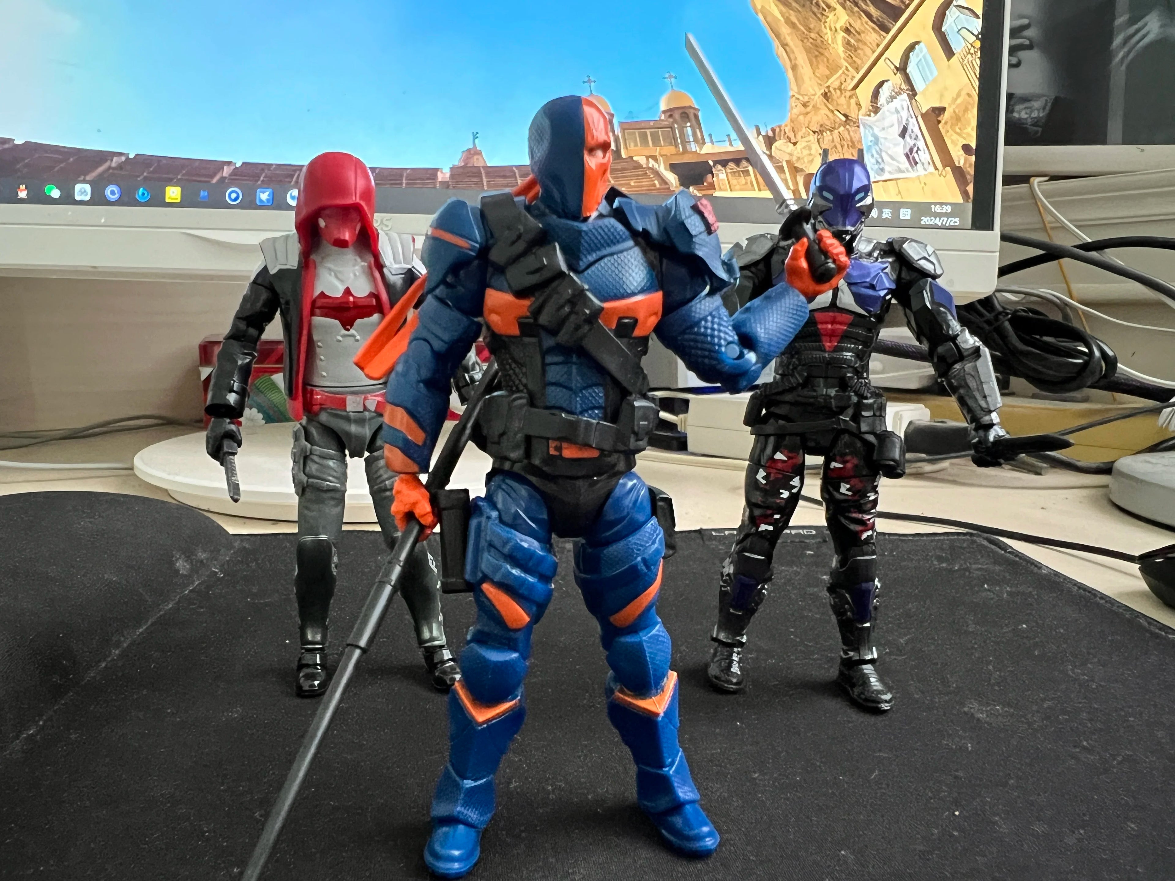 Batman Figure F5 Roundd Culture Batman Series Model Doll Arkham Knight Deathstroke Red Hood Desktop Model Toy Doll Festival Gift
