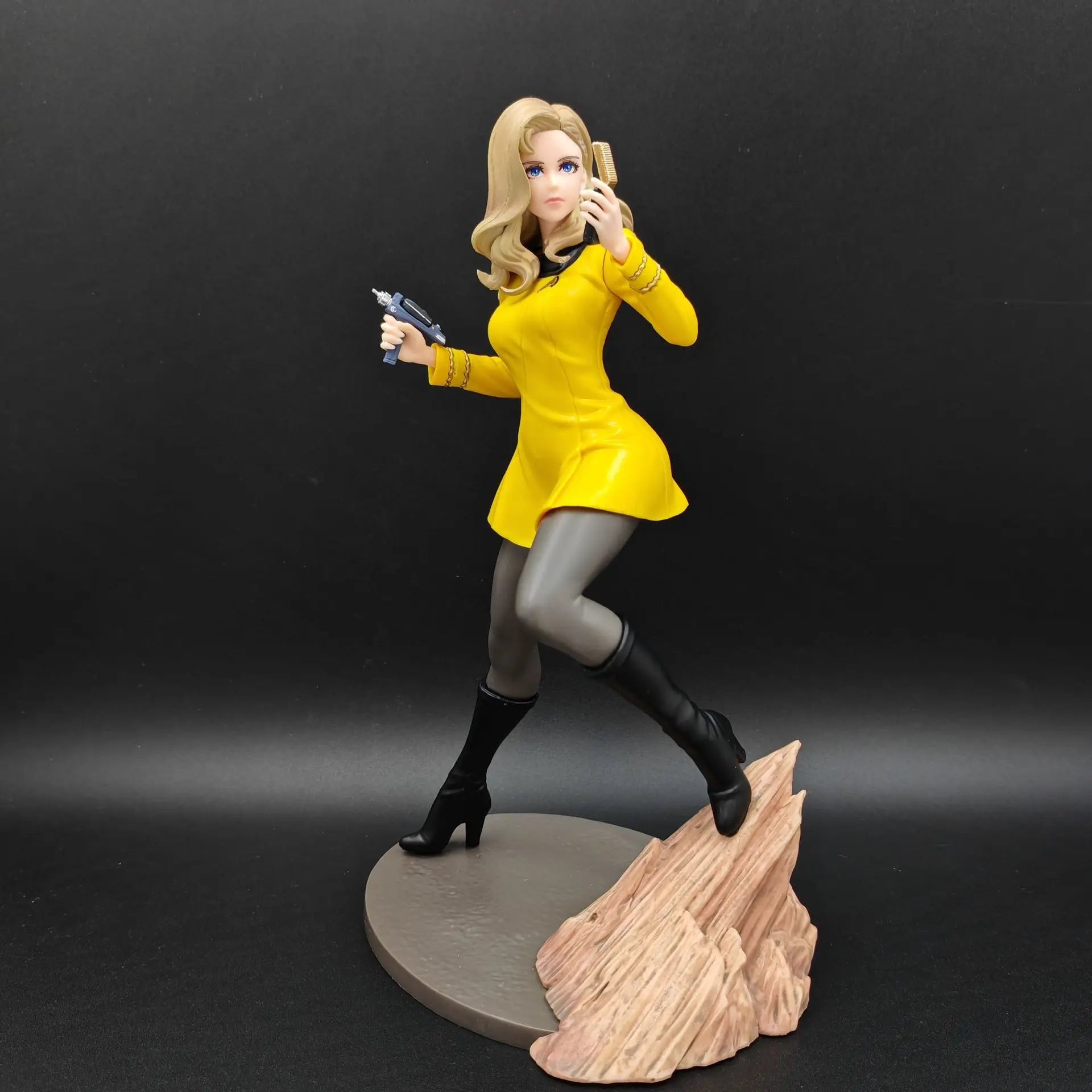 Star Trek Anime Commander Vulcan Reply Figure Communications Officer Uhula Medical Officer Vulcan Starcraft Standing Model Doll