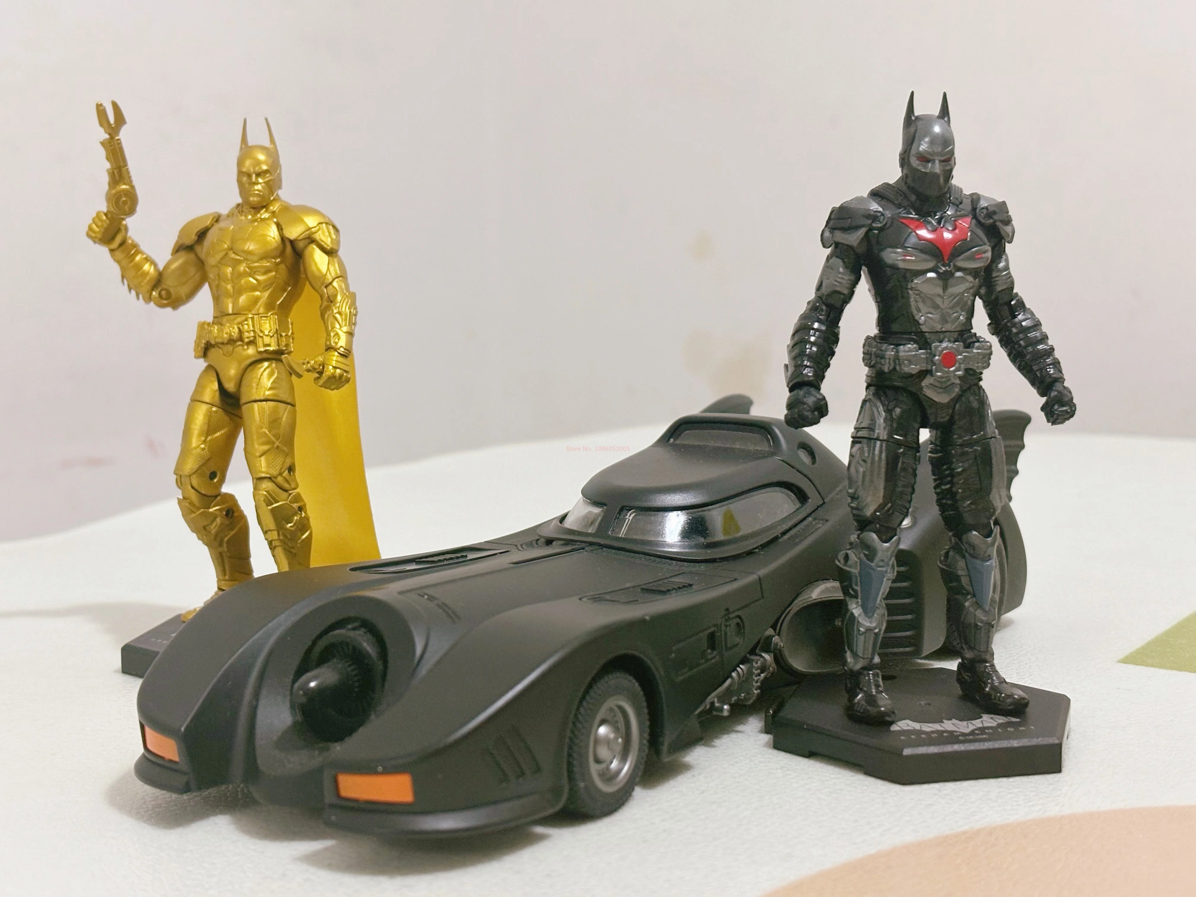 F5 ROUNDD CULTURE Batman: Arkham Knight Deathstroke Red Hood Anime Figure Blind Box Assemble Movable Model Toys Collection Gifts