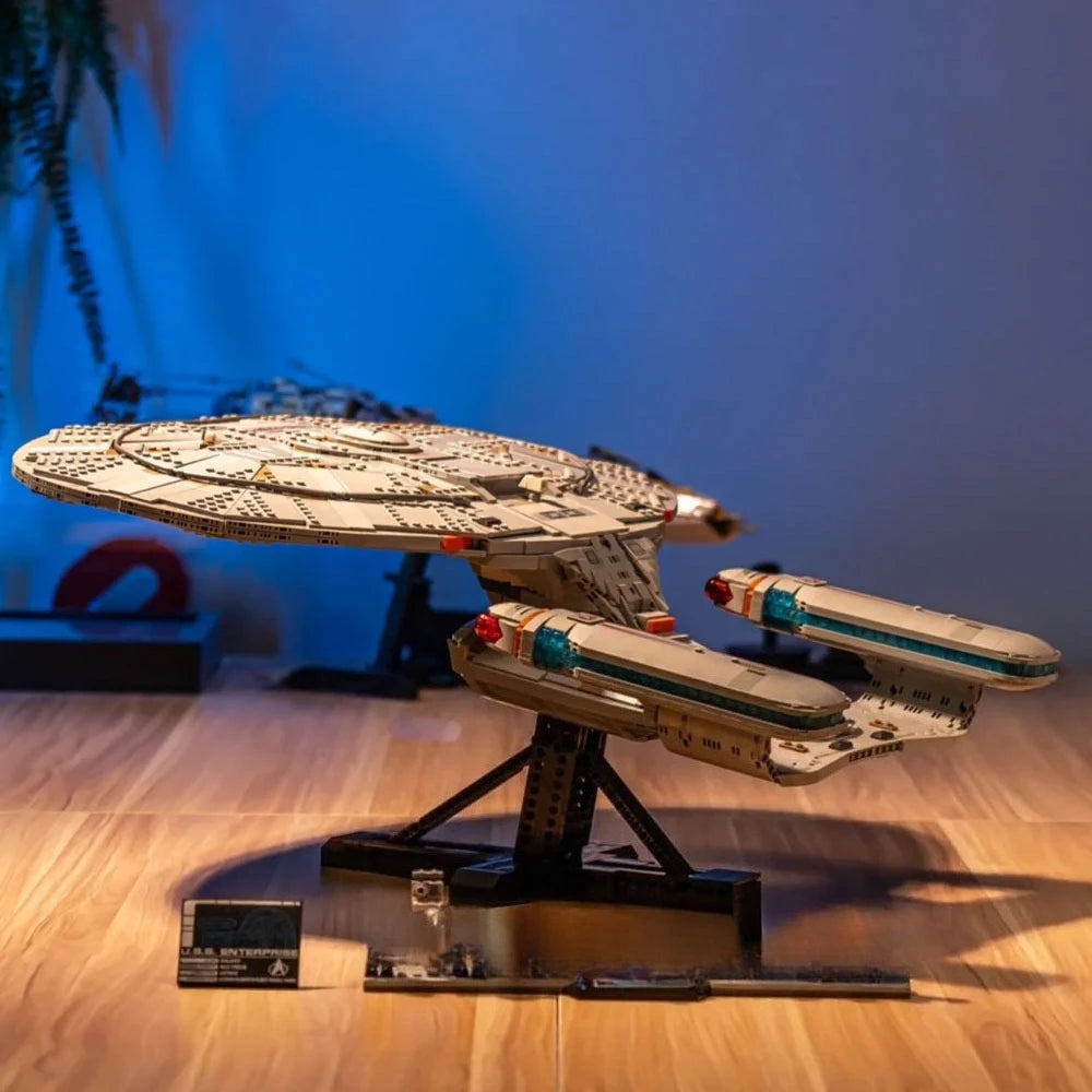 3600PCS Star Trek USS Enterprise NCC-1701-D Spaceship Building Blocks With 9 Figures Assemble Bricks Toy Gift For Adult Fan