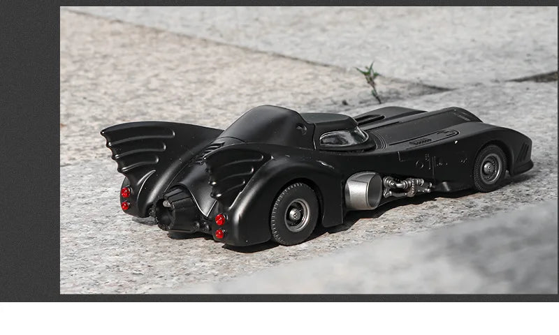 1/24 Classic Movie Car Alloy Batmobile Bat Sports Car Model Diecast Metal Toy Racing Car Model Sound Light Simulation Kids Gifts
