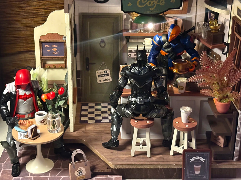 F5 ROUNDD CULTURE Batman: Arkham Knight Deathstroke Red Hood Anime Figure Blind Box Assemble Movable Model Toys Collection Gifts